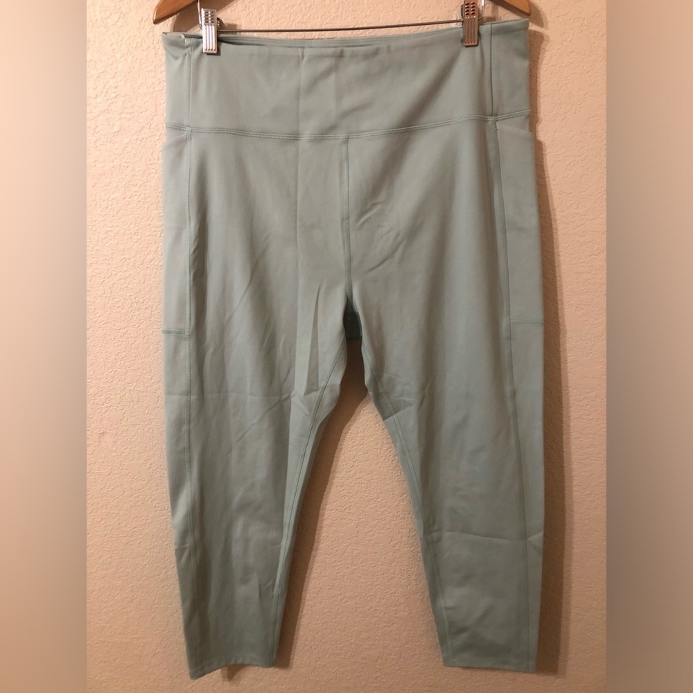 Girlfriend Collective High Rise Cropped Legging in Seafoam Light Blue Size XXXL
